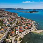 In Near * Brodarica (Sibenik-Knin)