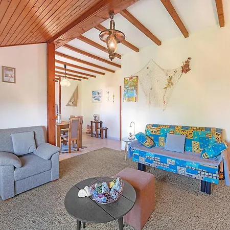 Apartment In Brodarica Near Beach