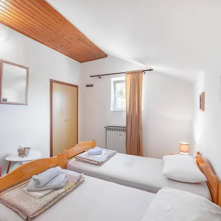 Apartment In Brodarica Near Beach Apartment *