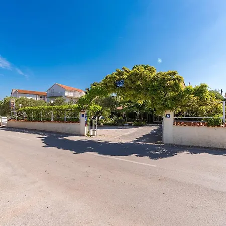 Apartment In Brodarica Near Beach Apartment Brodarica (Sibenik-Knin)