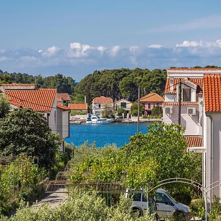 Apartment In Brodarica Near Beach