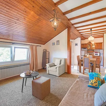 Apartment In Brodarica Near Beach Apartment *