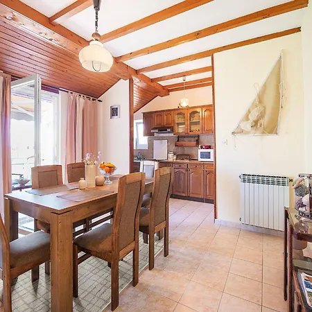 Apartment In Brodarica Near Beach *