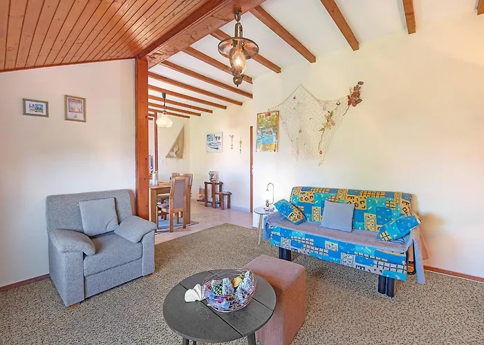 Apartment In Brodarica Near Beach