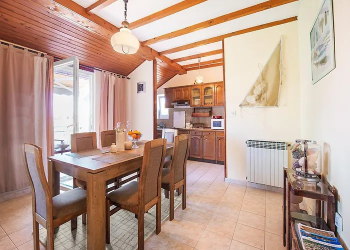 Apartment In Brodarica Near Beach *