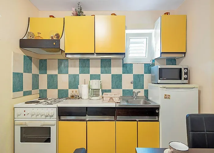 Apartment In Near Brodarica (Sibenik-Knin)