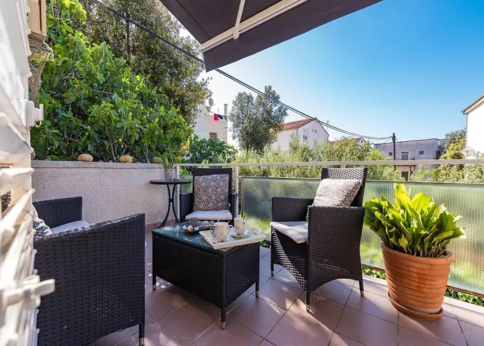 Apartment In Near Brodarica (Sibenik-Knin)