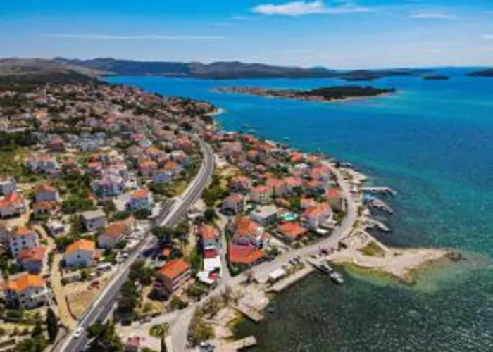 In Near * Brodarica (Sibenik-Knin)